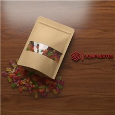 Bolsa doypack kraft 12x18 cm con gomitas de colores, con el contenido visible por la ventana