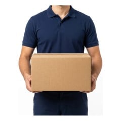 Caja de cartón 40x30x20 sostenida a mano, escala real