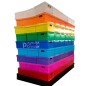 Pack x10 de cajas plásticas grandes con tapa Plana 804 en varios colores apiladas en el depósito de Papelera Damián, distribuido Pack x10 de cajas plásticas grandes con tapa Plana 804 en varios colores apiladas en el depósito de Papelera Damián, distribuido
