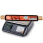 Rollo de film stretch negro con mango 50 cm SonFuertes sobre una balanza digital que marca 2,50 kg Rollo de film stretch negro con mango 50 cm SonFuertes sobre una balanza digital que marca 2,50 kg