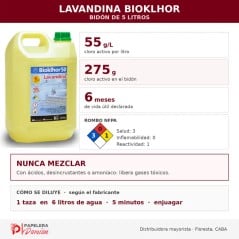 Bidón de 5 litros de lavandina Bioklhor junto al detergente Clean Up y el limpiavidrios Glaxx: primero el detergente saca la gra