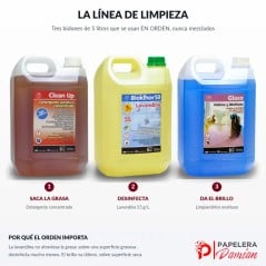 Los tres bidones de 5 litros de la línea de limpieza: el detergente concentrado Clean Up, la lavandina Bioklhor de 55 gramos de 