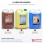 Los tres bidones de 5 litros de la línea: detergente Clean Up, lavandina Bioklhor 55 g/L y limpiavidrios Glaxx, en orden de uso Los tres bidones de 5 litros de la línea: detergente Clean Up, lavandina Bioklhor 55 g/L y limpiavidrios Glaxx, en orden de uso