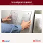 Manos colgando el organizador de papeles Acrimet 860 en la pared por los orificios de atrás Manos colgando el organizador de papeles Acrimet 860 en la pared por los orificios de atrás