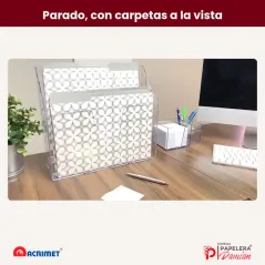 Organizador de documentos Acrimet 860 parado en el escritorio con carpetas a la vista